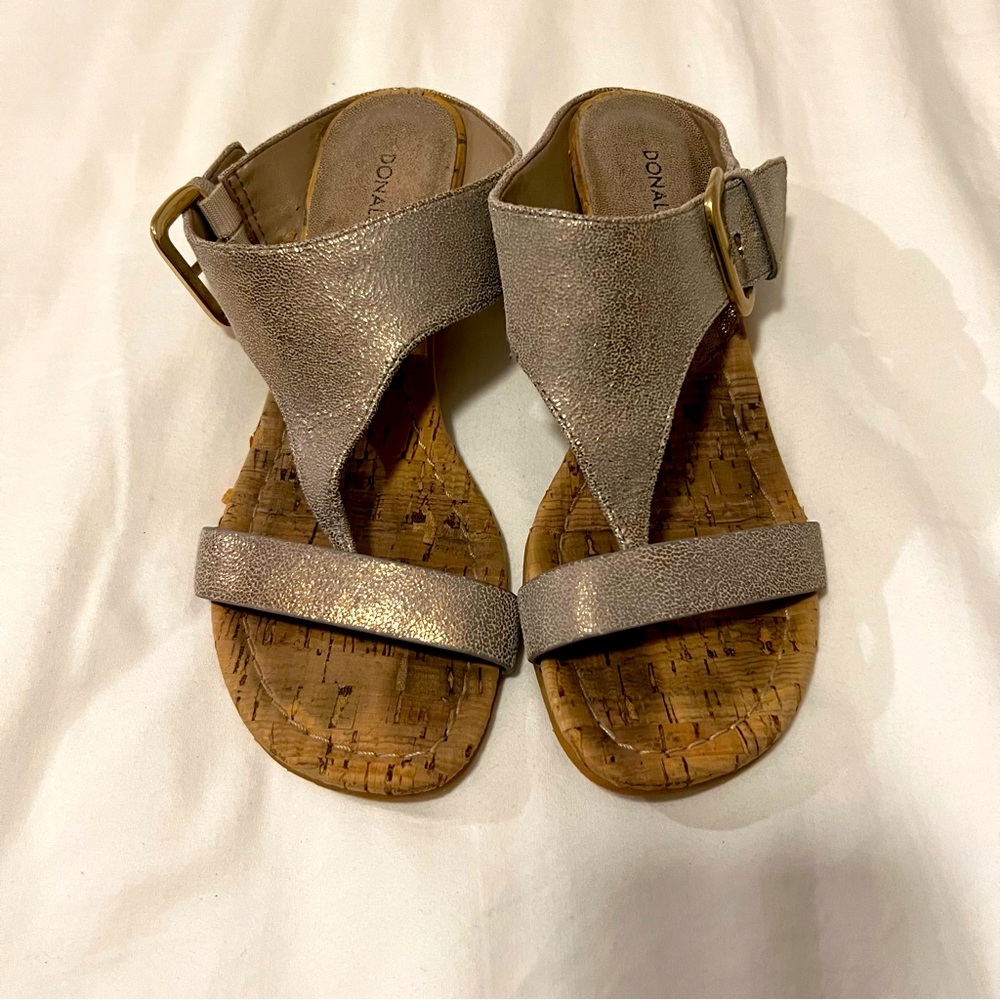 Donald Pliner Dylan Sandal